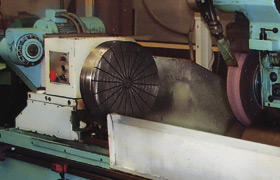 vřeteník brousících strojů detail